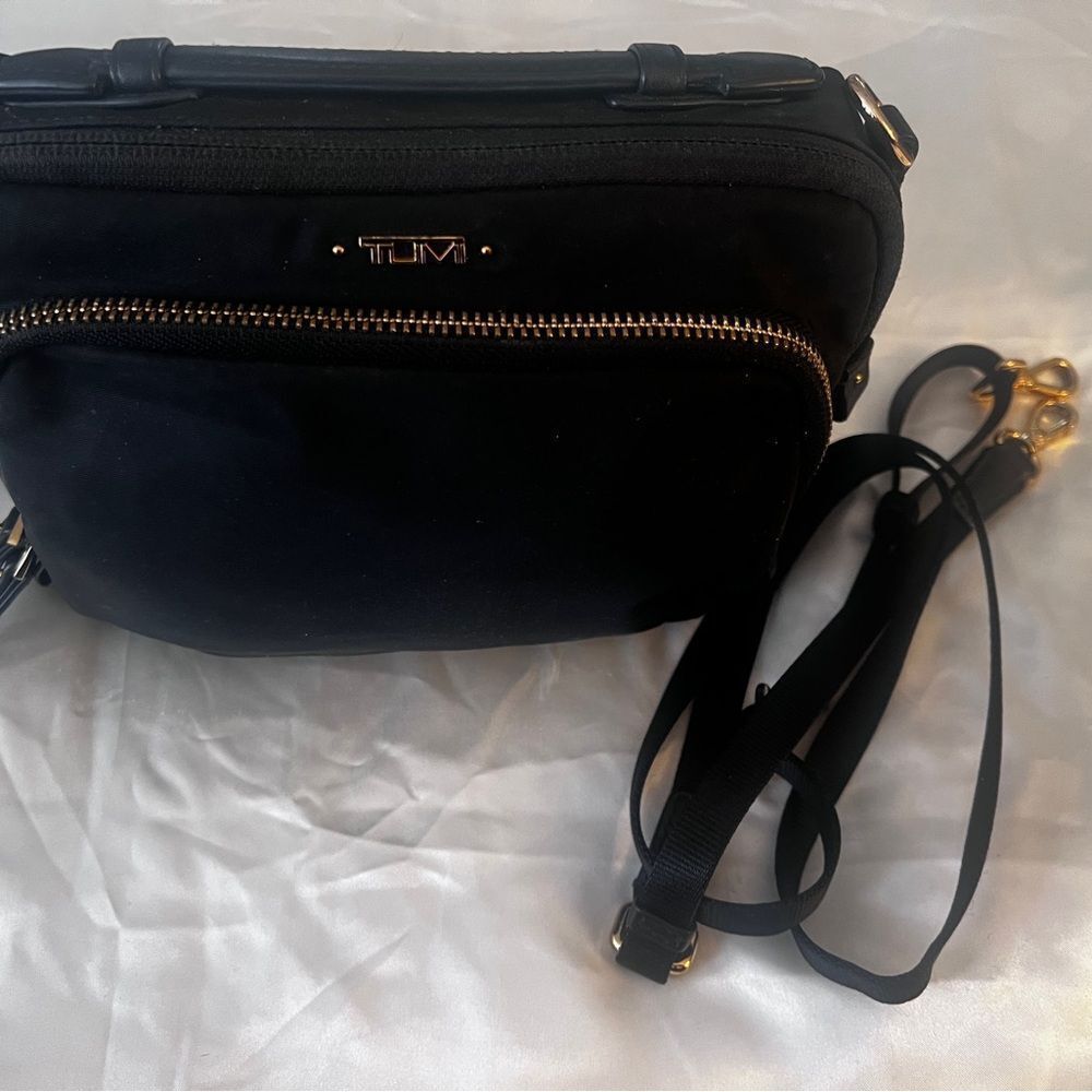 TUMI Voyageur Teghan Crossbody in Black|Gold - Picture 4 of 9